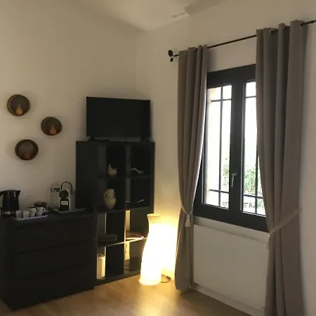 منزل للإقامة Petit Cocon Dans Le Luberon Lauris